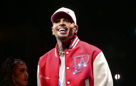 Chris Brown Goes Viral For Meet & Greet Photos At。